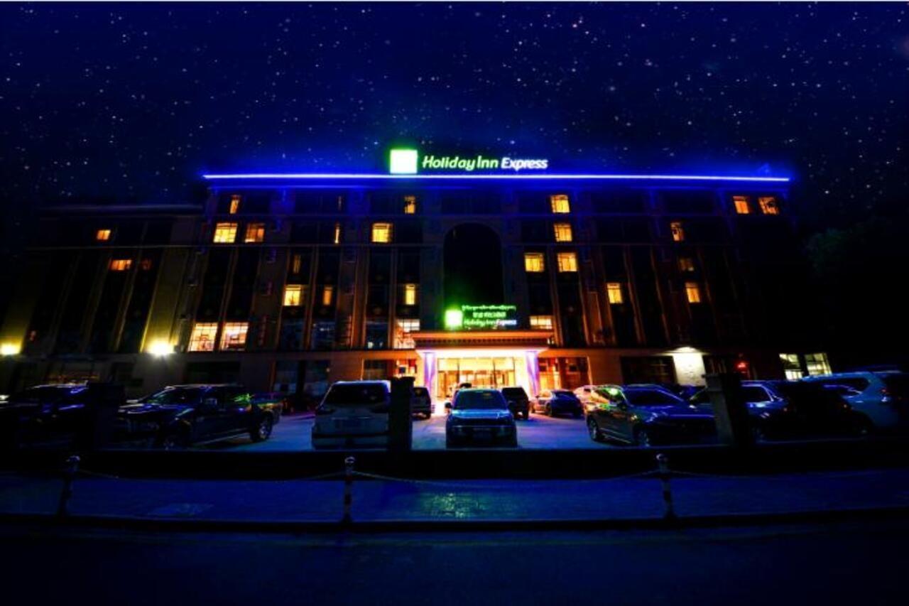 Holiday Inn Express Lhasa Potala Palace, An Ihg Hotel Екстериор снимка