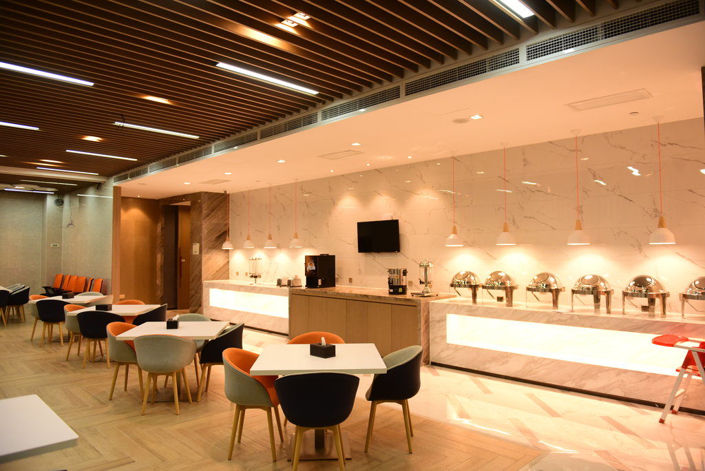 Holiday Inn Express Lhasa Potala Palace, An Ihg Hotel Екстериор снимка