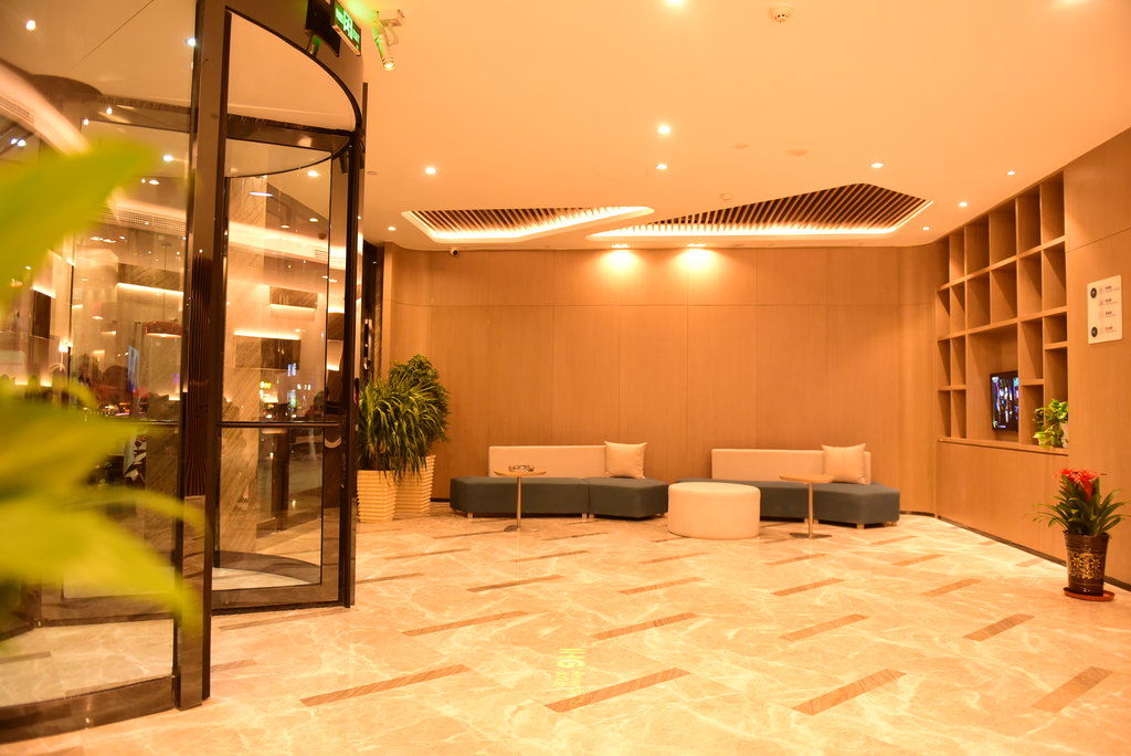 Holiday Inn Express Lhasa Potala Palace, An Ihg Hotel Екстериор снимка