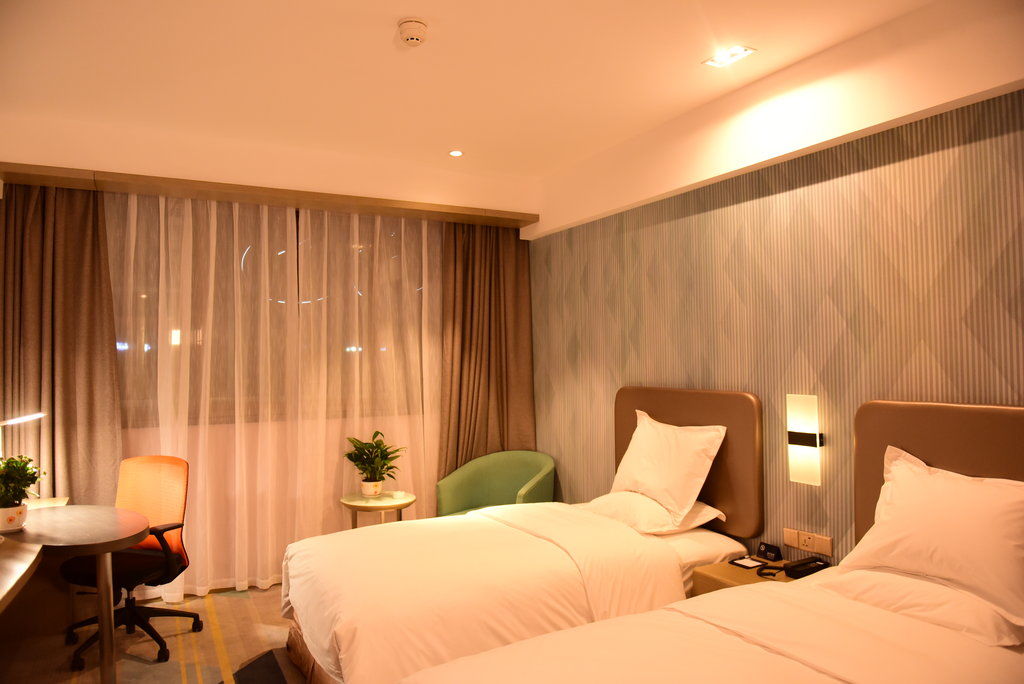 Holiday Inn Express Lhasa Potala Palace, An Ihg Hotel Екстериор снимка