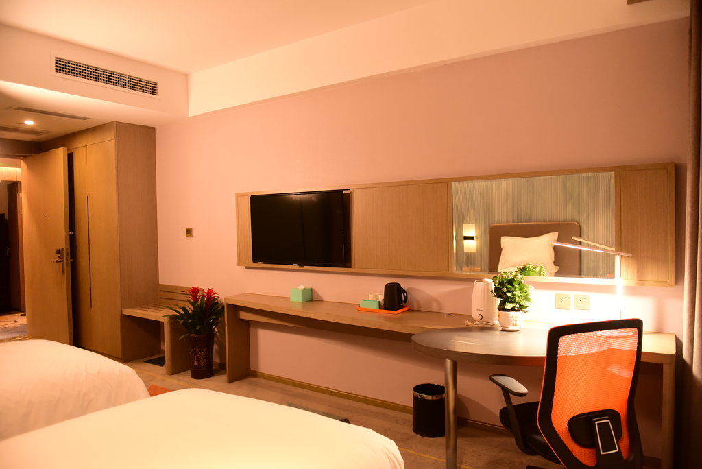 Holiday Inn Express Lhasa Potala Palace, An Ihg Hotel Екстериор снимка