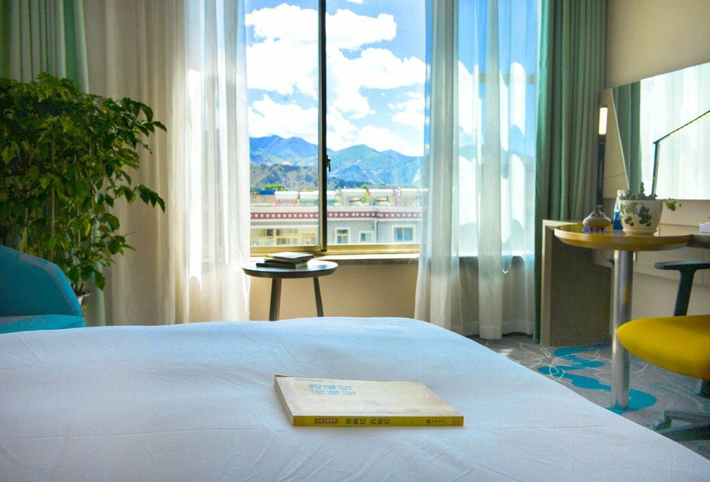 Holiday Inn Express Lhasa Potala Palace, An Ihg Hotel Екстериор снимка