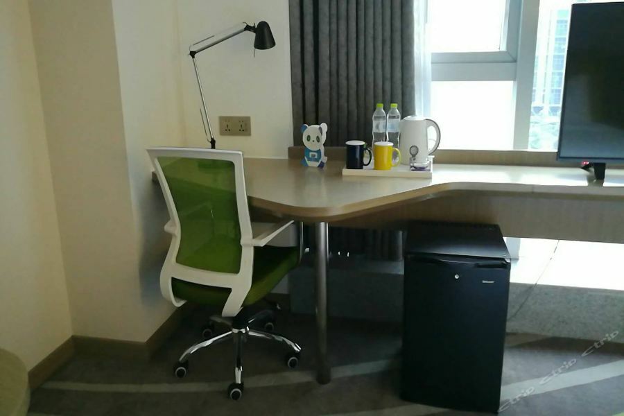 Holiday Inn Express Lhasa Potala Palace, An Ihg Hotel Екстериор снимка