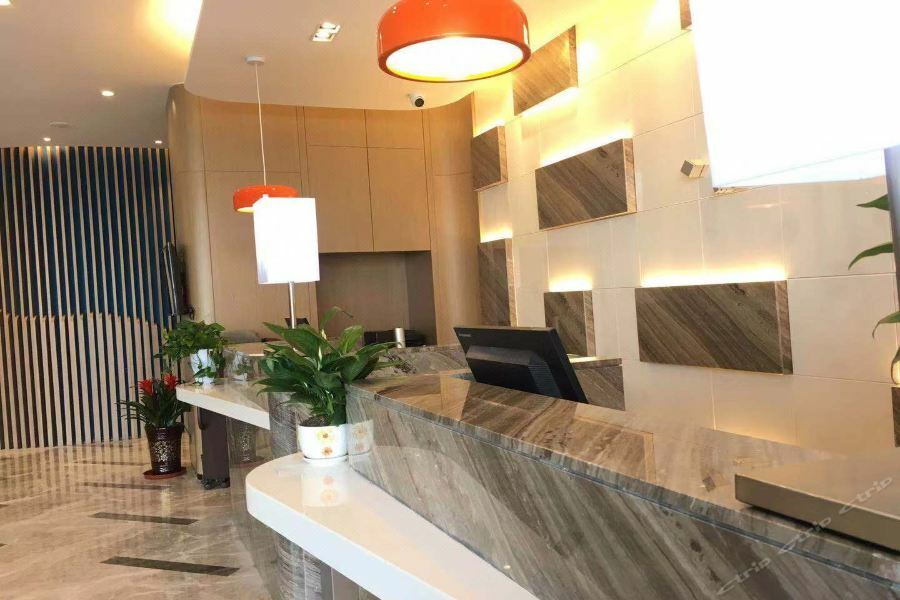 Holiday Inn Express Lhasa Potala Palace, An Ihg Hotel Екстериор снимка